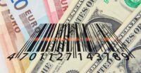Rising inflation and income inequality continue to weigh on consumer confidence despite steady economic growth. (Photo/DepositPhotos)