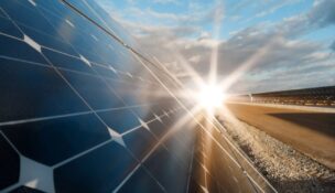 Suniva plans to open a 4.5-gigawatt solar cell manufacturing facility in Laurens County, investing $350 million and creating 564 jobs. (Photo/DepositPhotos)