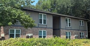 Treehaven Apartments in Summerville has changed ownership, with JLL arranging acquisition and renovation financing for the multifamily community. (Photo/JLL)