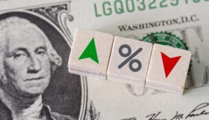 Economist Stephen Slifer says stronger economic fundamentals and modest Federal Reserve rate hikes should keep the U.S. economy out of recession. (Photo/DepositPhotos)