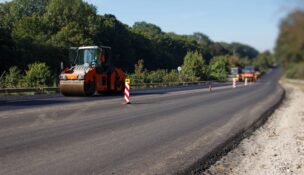 Infrastructure investments, such as maintaining good roads, are essential to South Carolina’s economic growth, payoff off at $170 for every $100 invested, according to the report. (Photo/DepositPhotos)