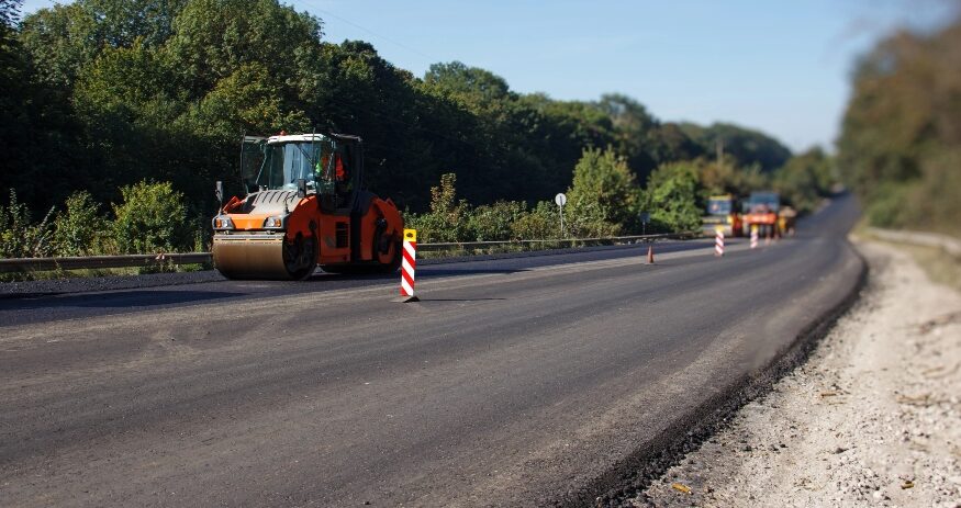 Infrastructure investments, such as maintaining good roads, are essential to South Carolina’s economic growth, payoff off at $170 for every $100 invested, according to the report. (Photo/DepositPhotos)